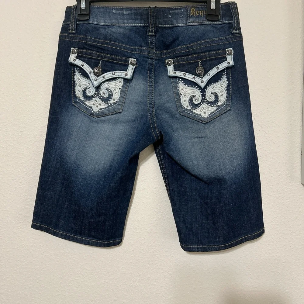 Y2K Request Dark Wash Bermuda Denim Shorts Embellished Pockets Size 7/28 Stretch
